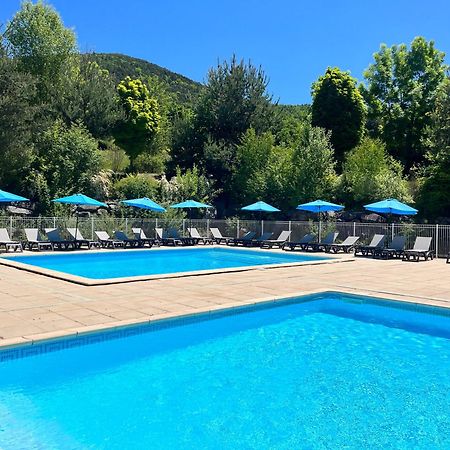 Village De Chalets Et Camping La Pierre De L'Aigle La Bréole Esterno foto